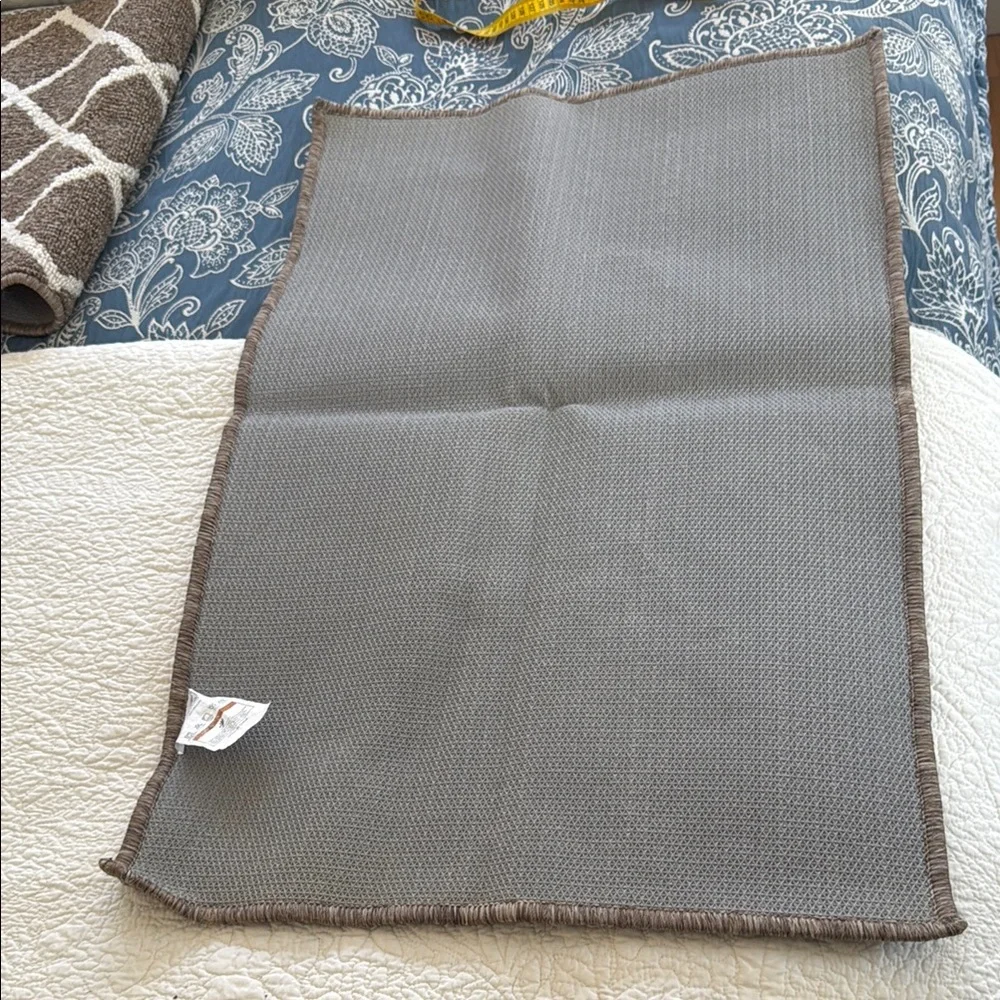 3 taupe Rugs
